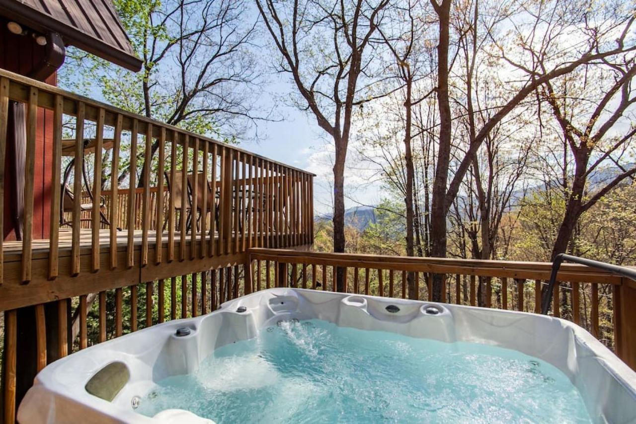 Bear View Chalet With Hot Tub And Near Ober Gatlinburg Zewnętrze zdjęcie