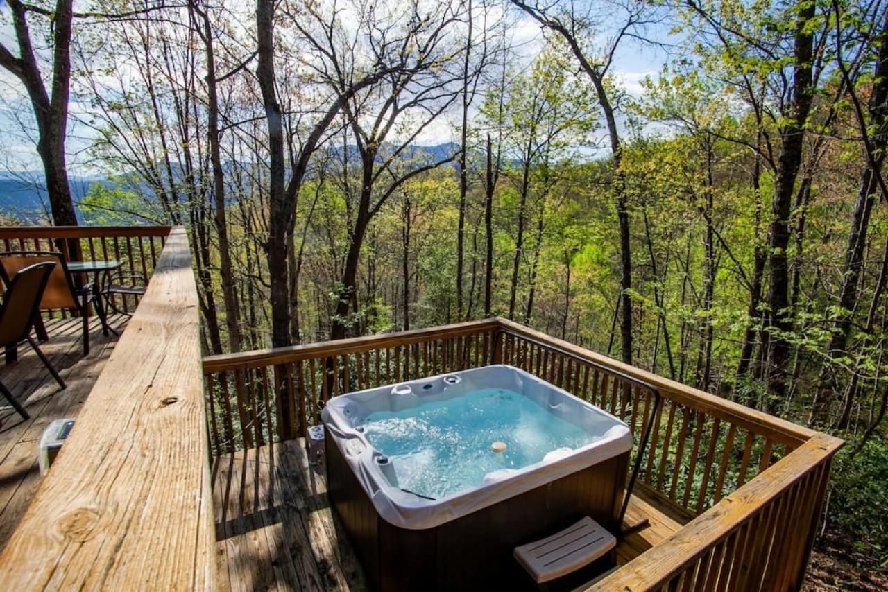 Bear View Chalet With Hot Tub And Near Ober Gatlinburg Zewnętrze zdjęcie