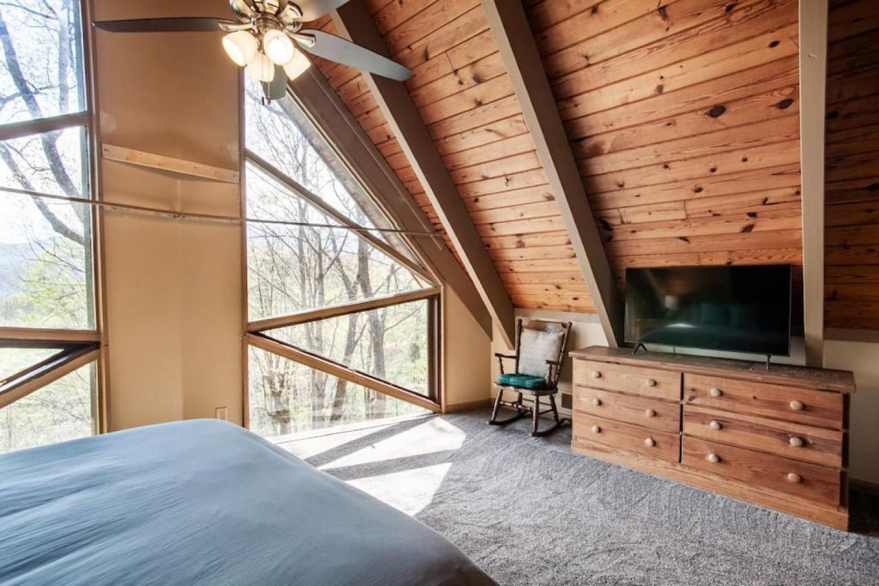 Bear View Chalet With Hot Tub And Near Ober Gatlinburg Zewnętrze zdjęcie